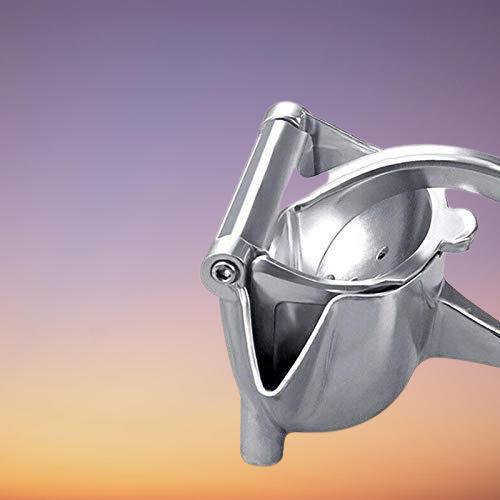 The juice machine designed by labor-saving manual operation, energy saving and environmental protection.
